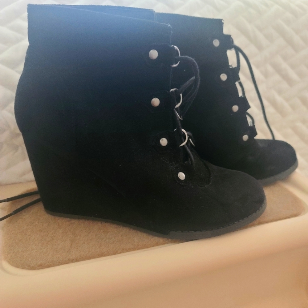 Ladies platform  boots 7.5